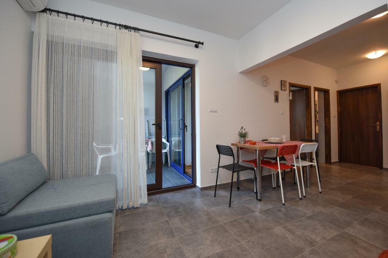 Apartments Enya ノヴァリャ エクステリア 写真