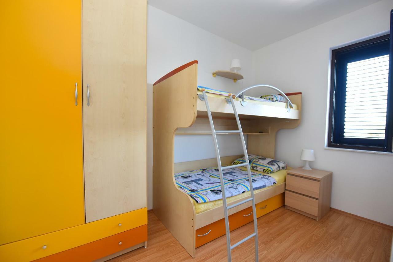 Apartments Enya ノヴァリャ エクステリア 写真