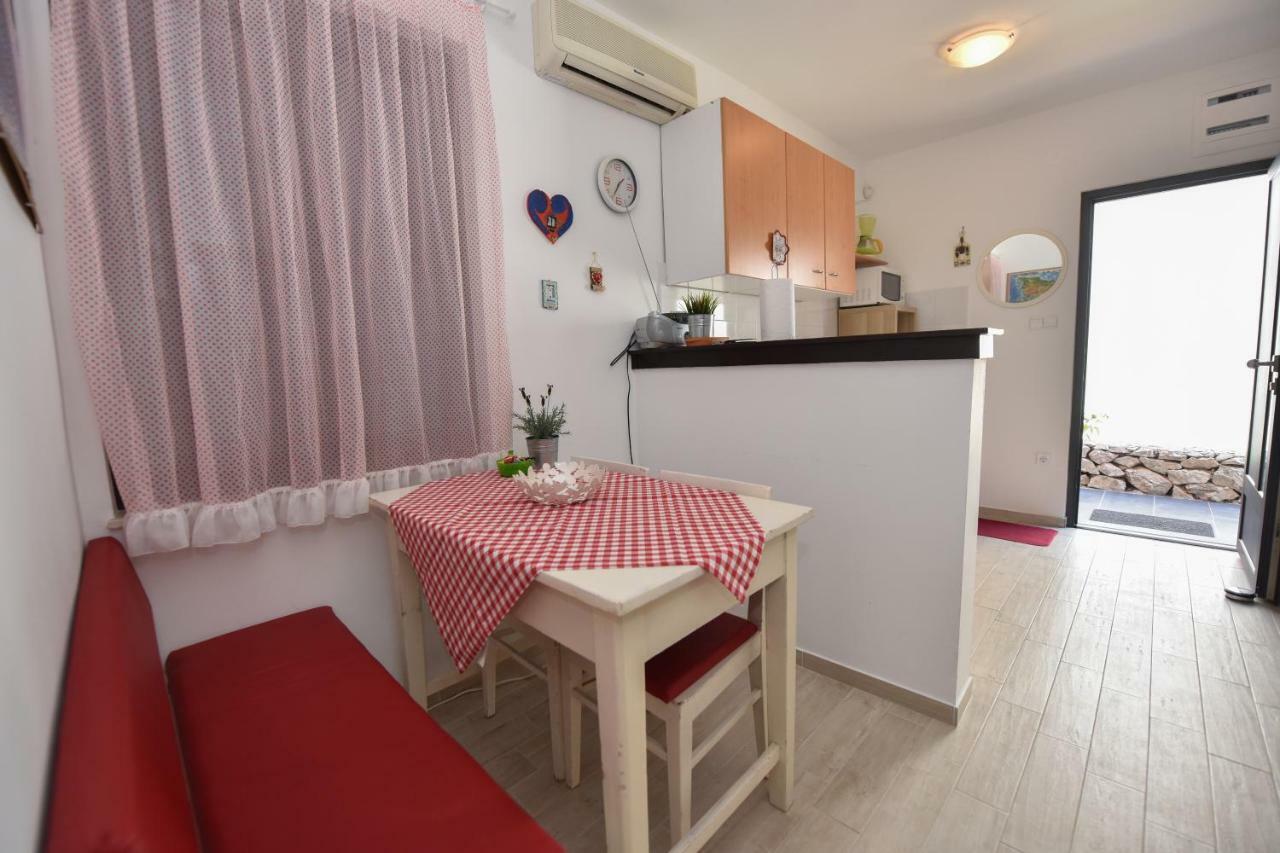 Apartments Enya ノヴァリャ エクステリア 写真