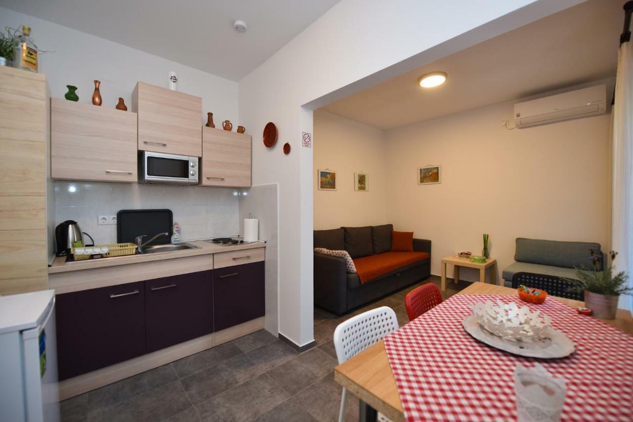 Apartments Enya ノヴァリャ エクステリア 写真